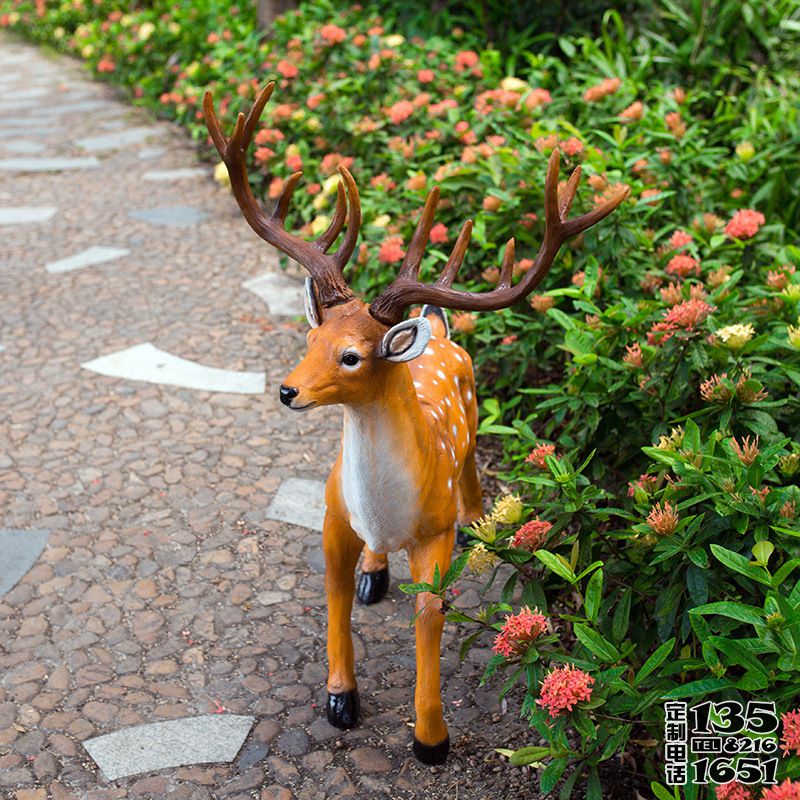 花園小路一只仿真動物擺件梅花鹿雕塑