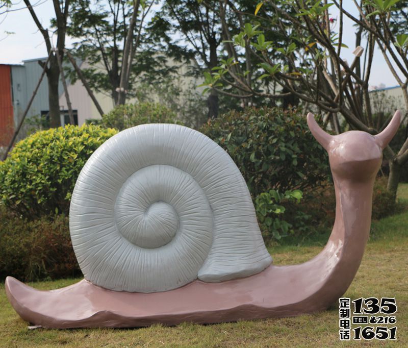 公園草坪玻璃鋼創(chuàng)意蝸牛雕塑